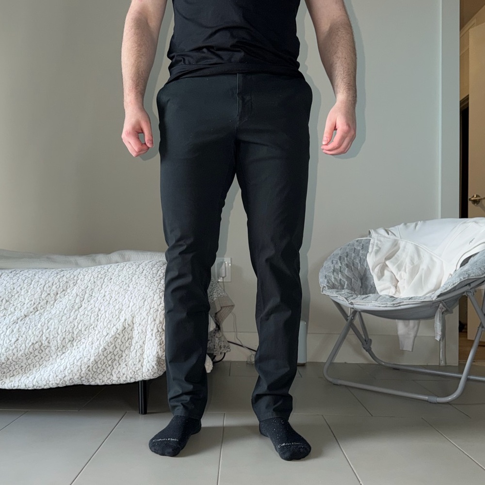 Bonobos 2.0 Chino size 33x32 in Black - Slim Taper fit